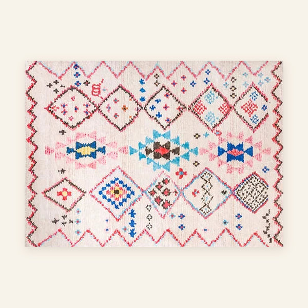 Tapis berbère coloré Tamassant, losanges rose et turquoise, vu à plat