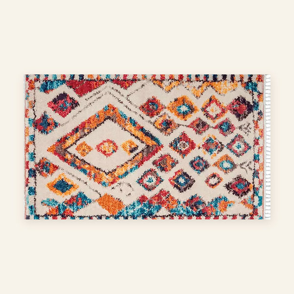 Tapis berbère coloré Tinhinan, écru à losanges vifs, vu à plat