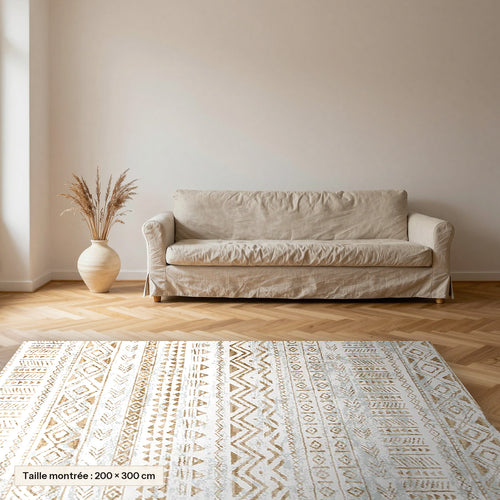 Tapis Beni Ouarain Tasafut, bandes taupe posé dans un salon, taille 200 × 300 cm