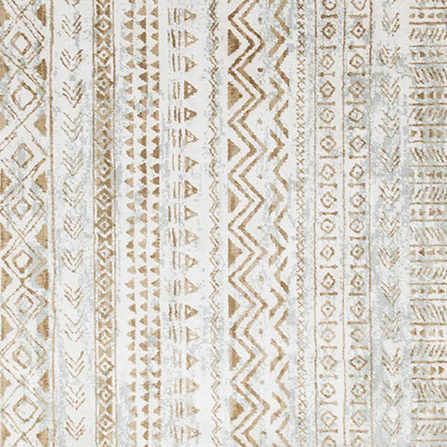 Gros plan sur le velours du tapis beni ouarain tasafut, bandes taupe