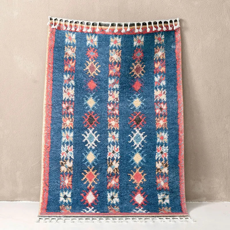 Tapis berbère coloré Ayyur, bleu rayé, vu de dessus