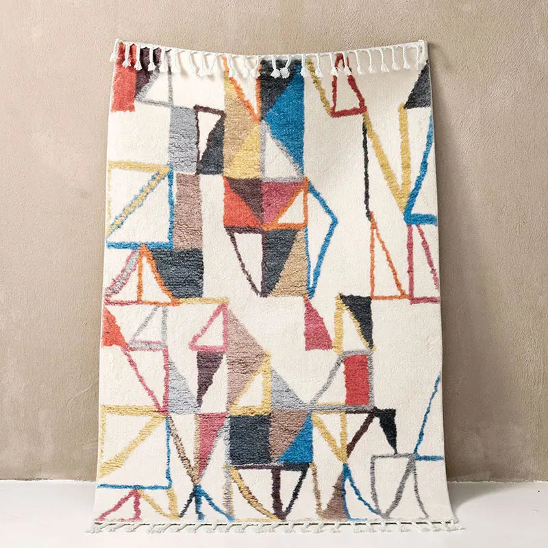 Tapis berbère coloré Maya, écru et triangles colorés, vu de dessus