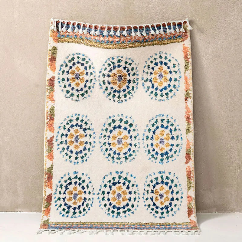Tapis berbère coloré Ziri, écru et rosaces ocre, vu de dessus